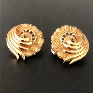 MONET CLIP ON EARRINGS